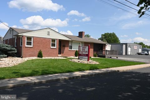Photo of 15 S 14th Street, QUAKERTOWN, PA 18951 (MLS # PABU2098696)