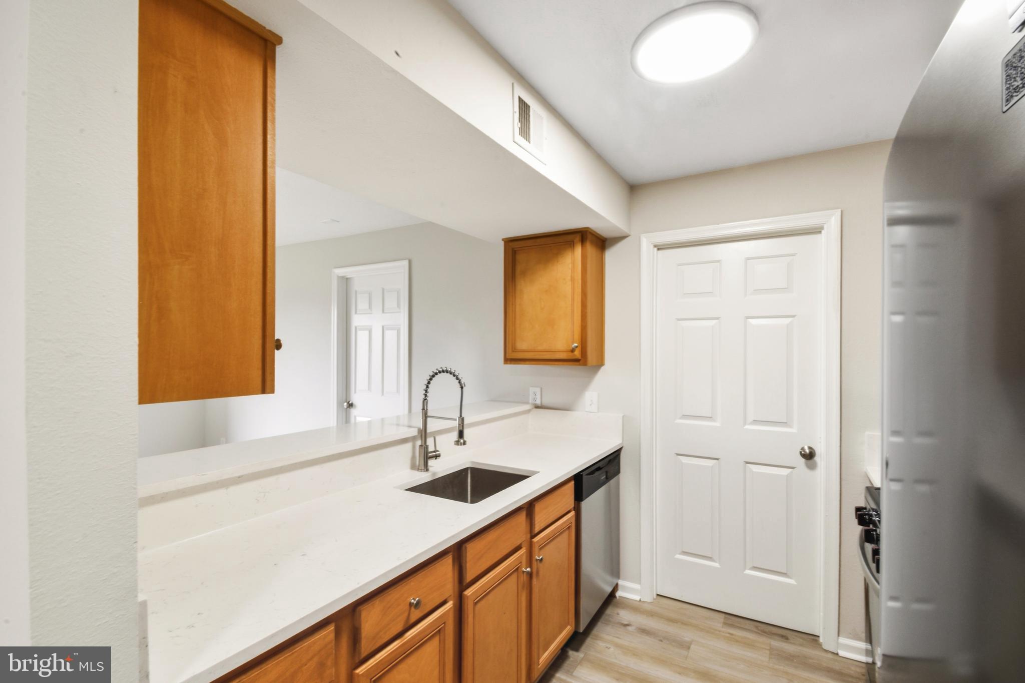 CEDAR LEE CONDOMINIUM - Residential