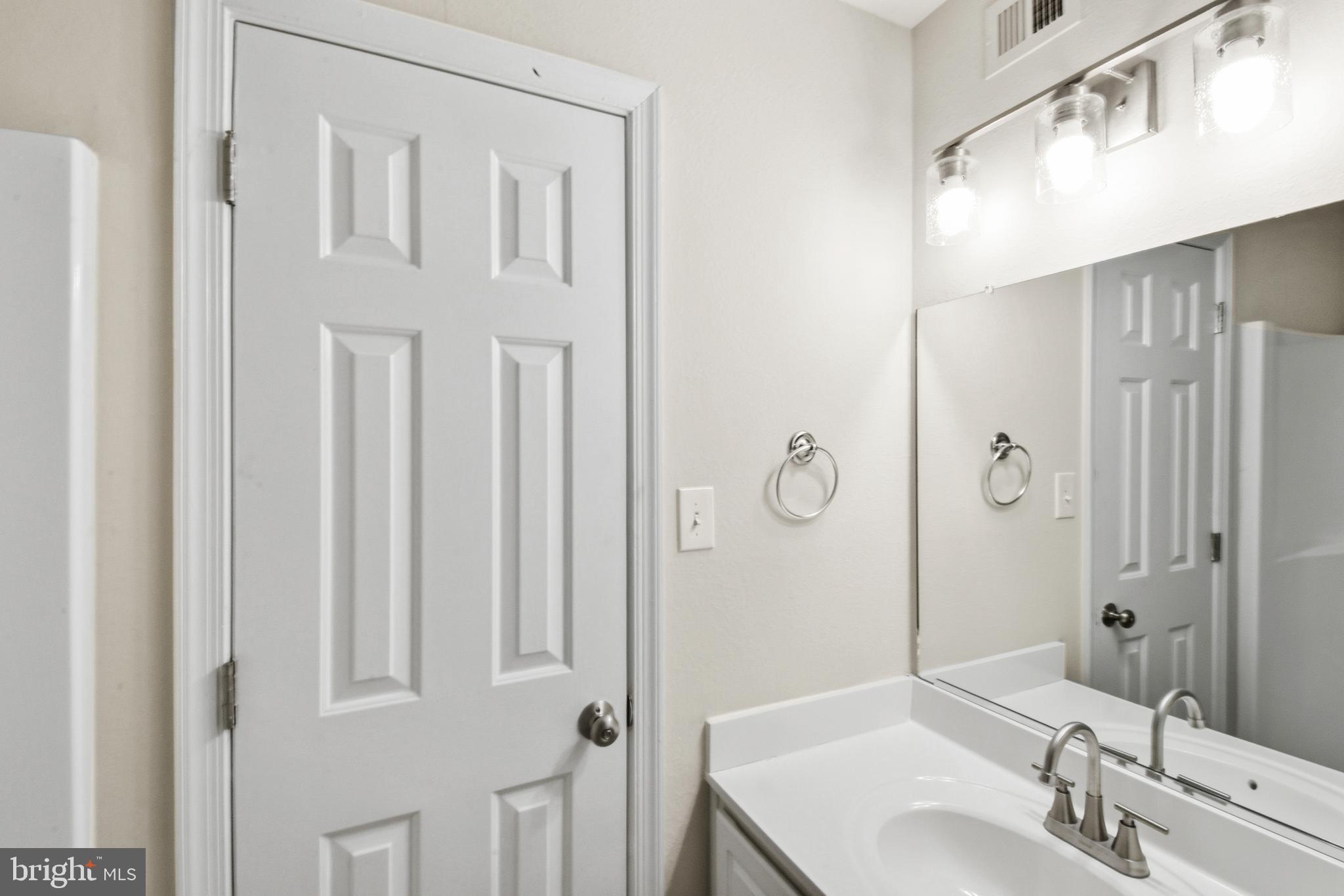 CEDAR LEE CONDOMINIUM - Residential