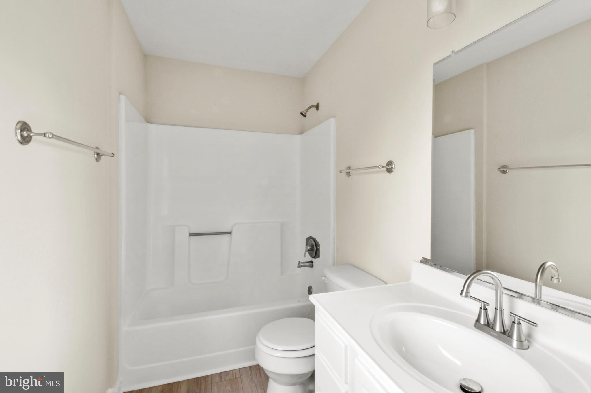 CEDAR LEE CONDOMINIUM - Residential