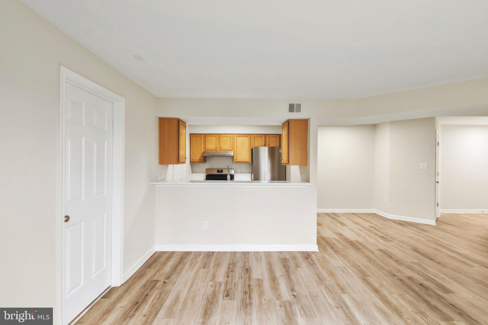 CEDAR LEE CONDOMINIUM - Residential