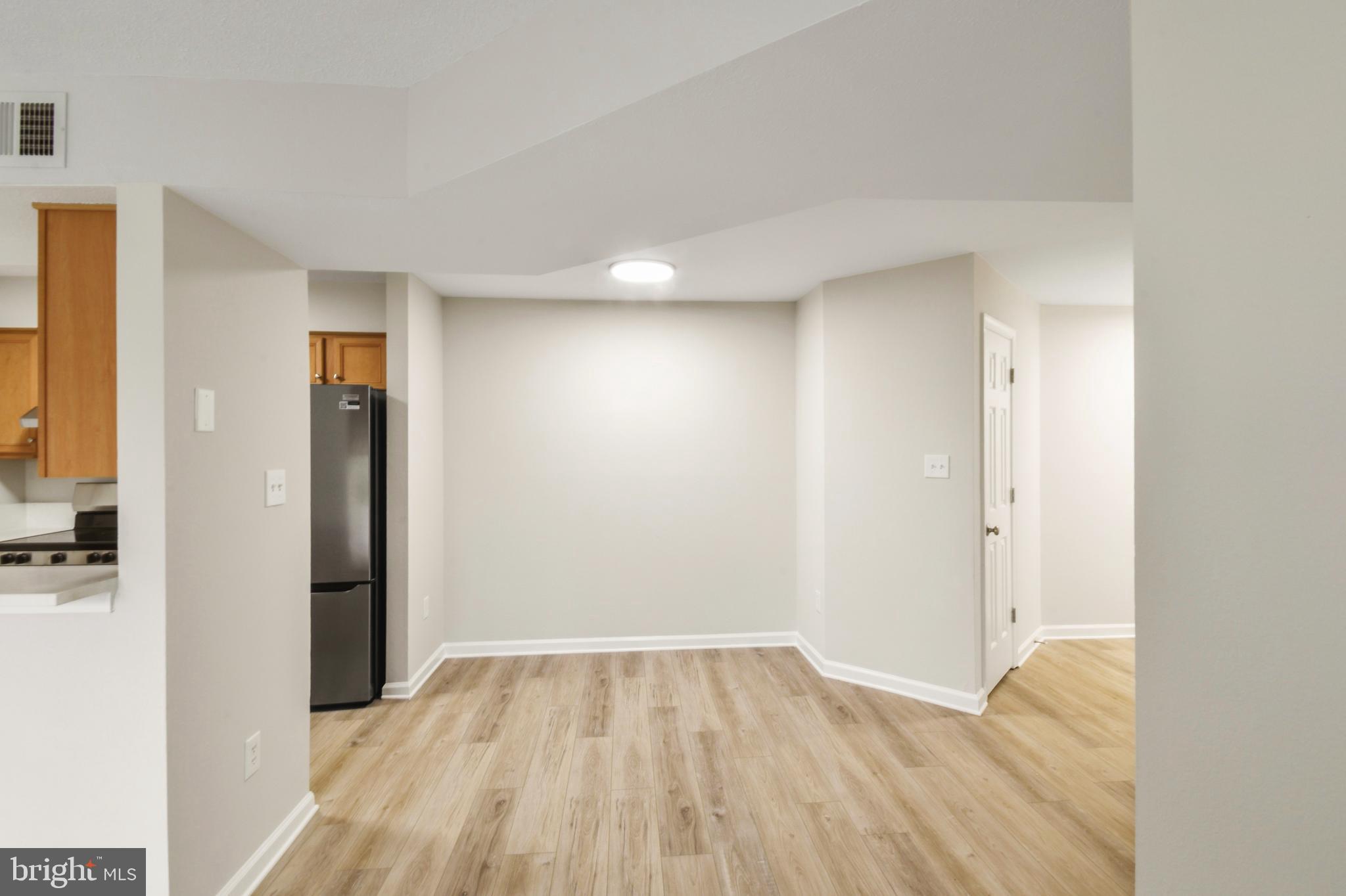 CEDAR LEE CONDOMINIUM - Residential