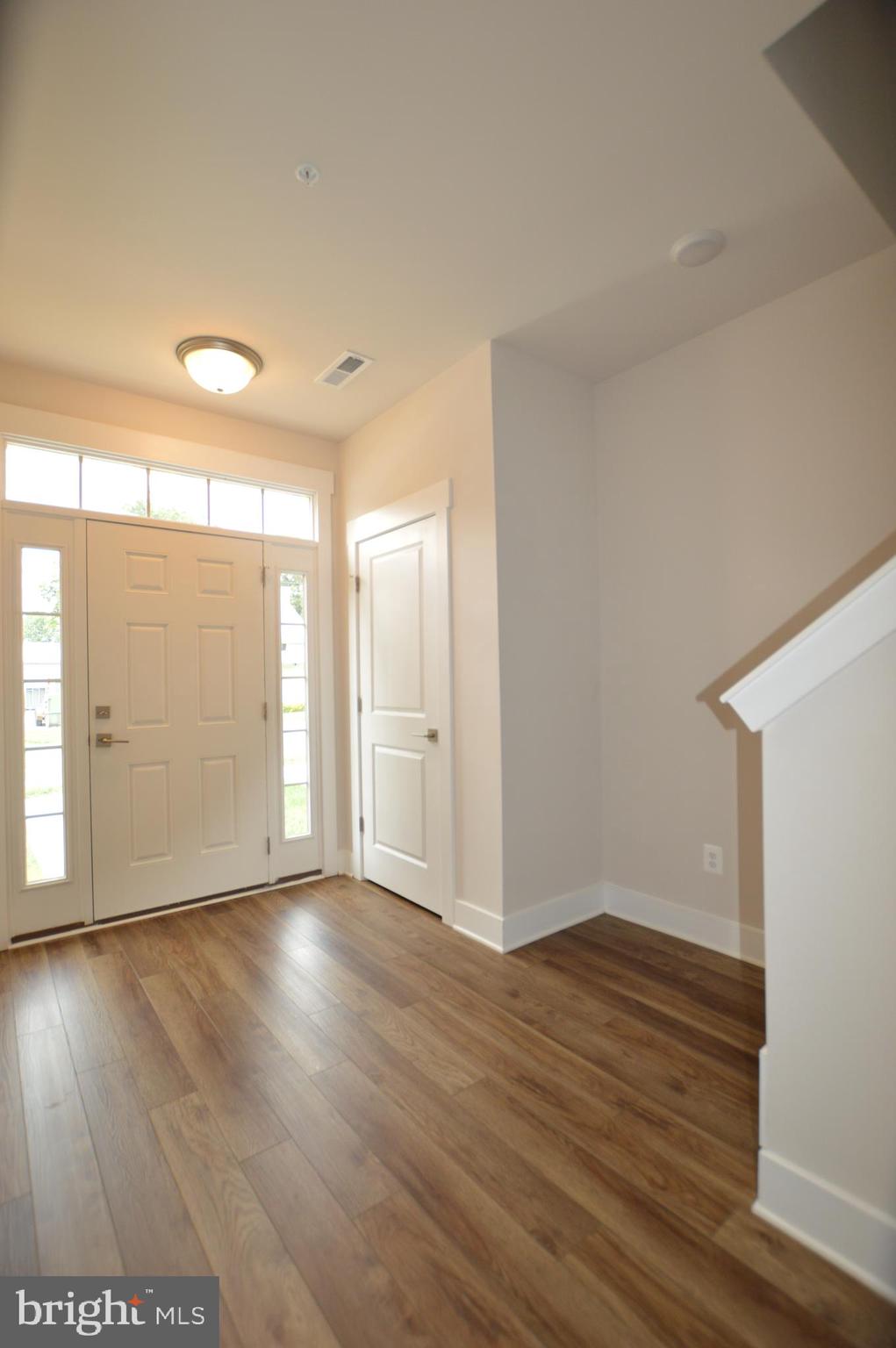 MACALLAN CROSSING - Residential Lease