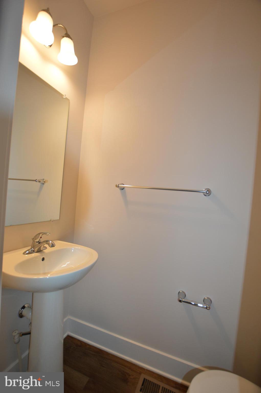 MACALLAN CROSSING - Residential Lease