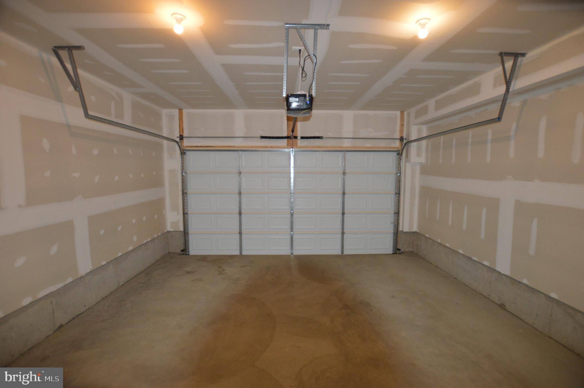 MACALLAN CROSSING - Residential Lease