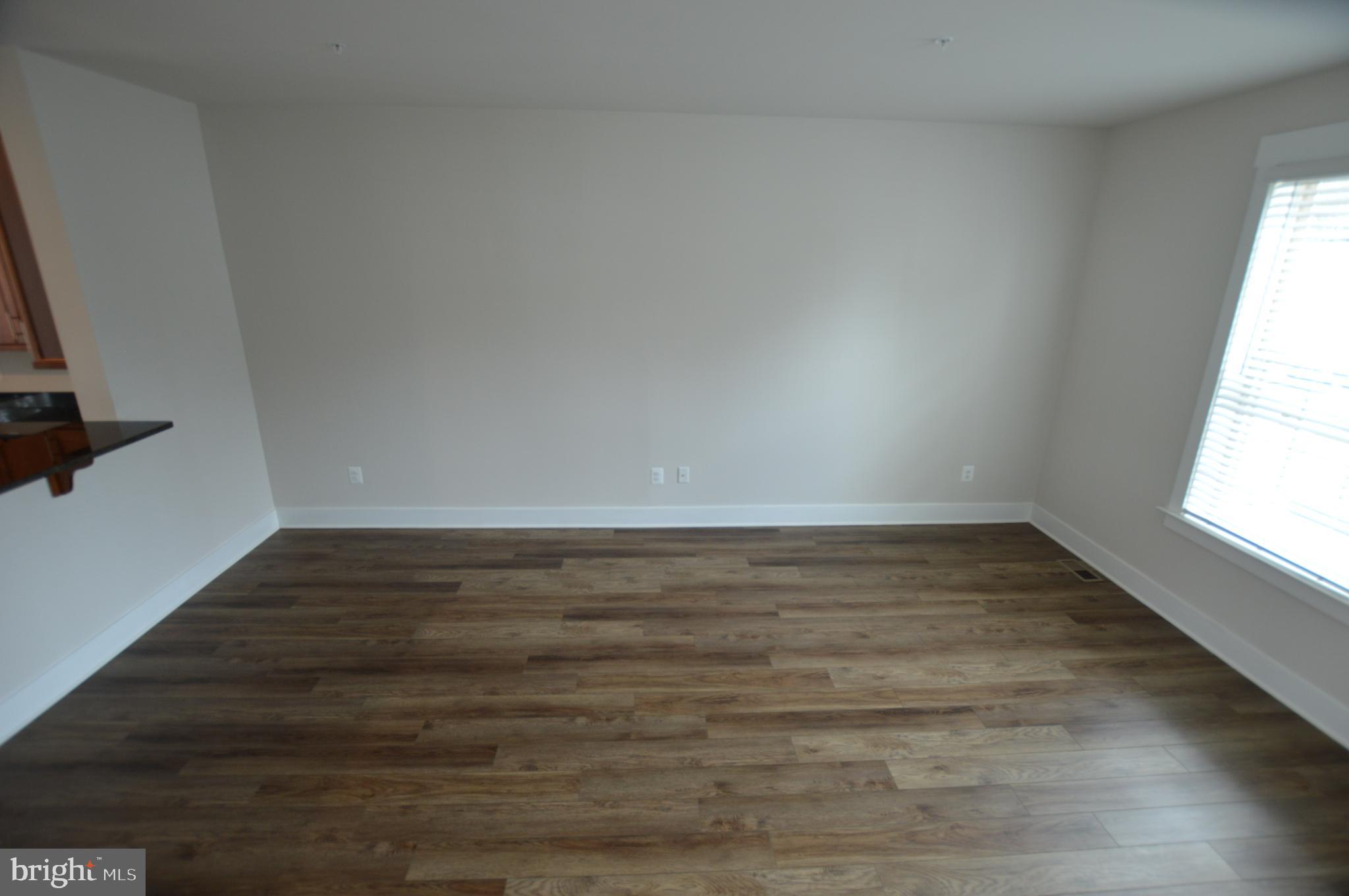 MACALLAN CROSSING - Residential Lease