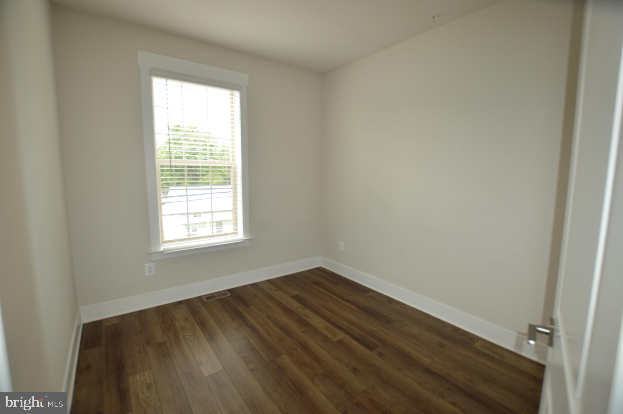 MACALLAN CROSSING - Residential Lease