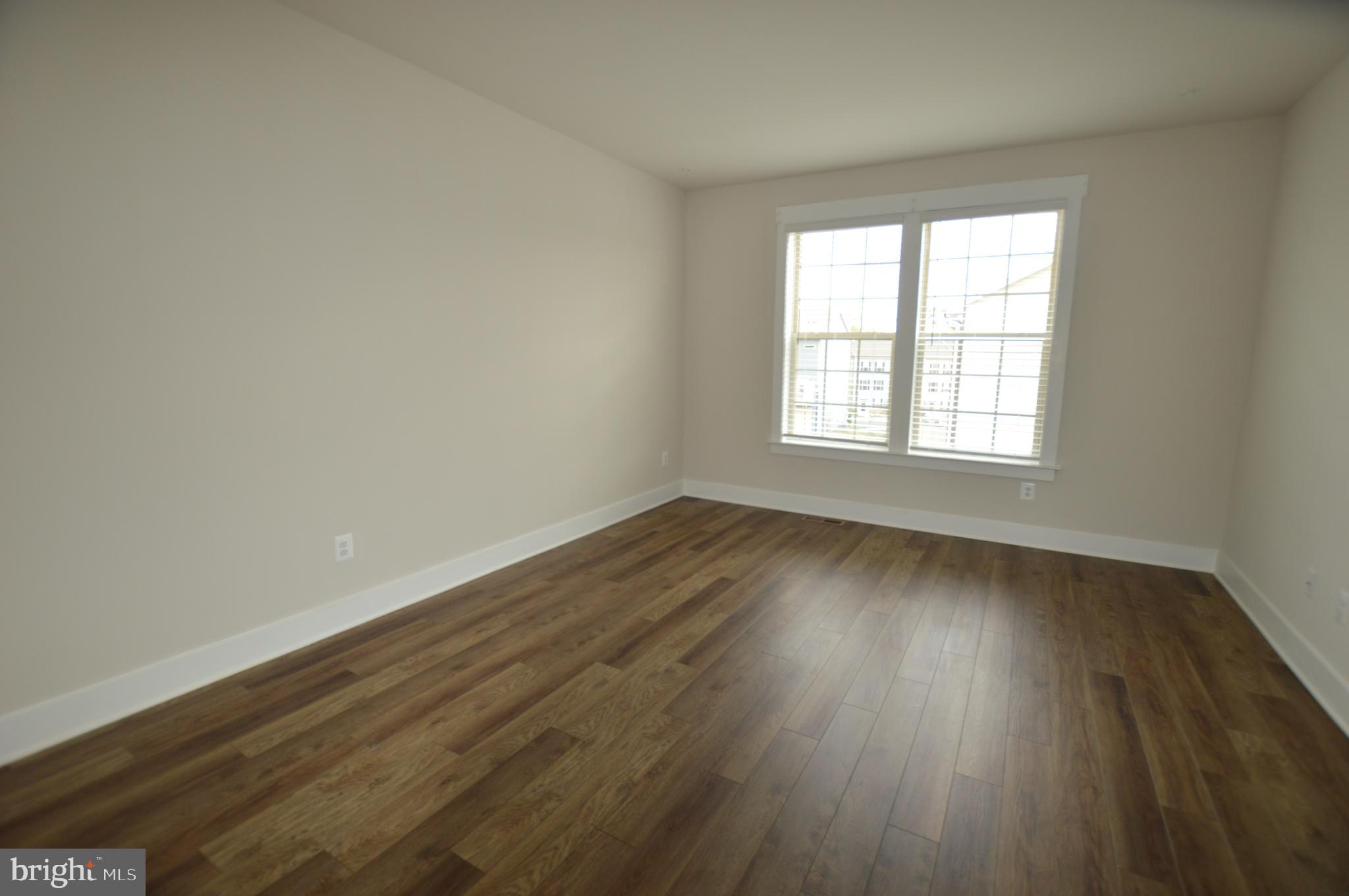 MACALLAN CROSSING - Residential Lease