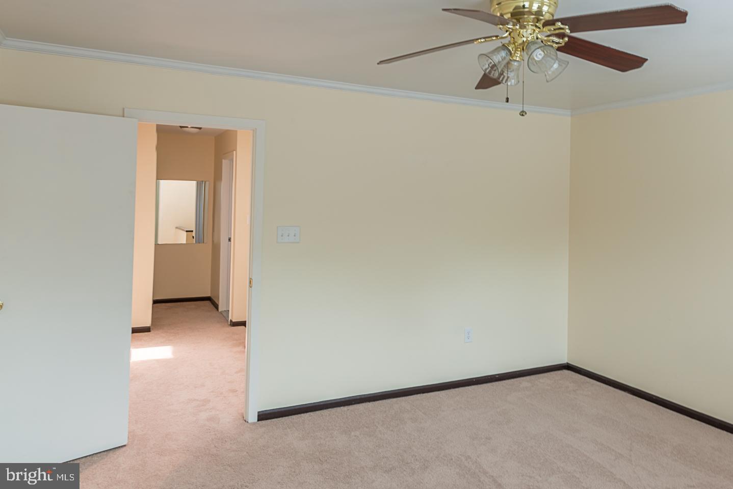 MT. VERNON MEWS - Residential Lease