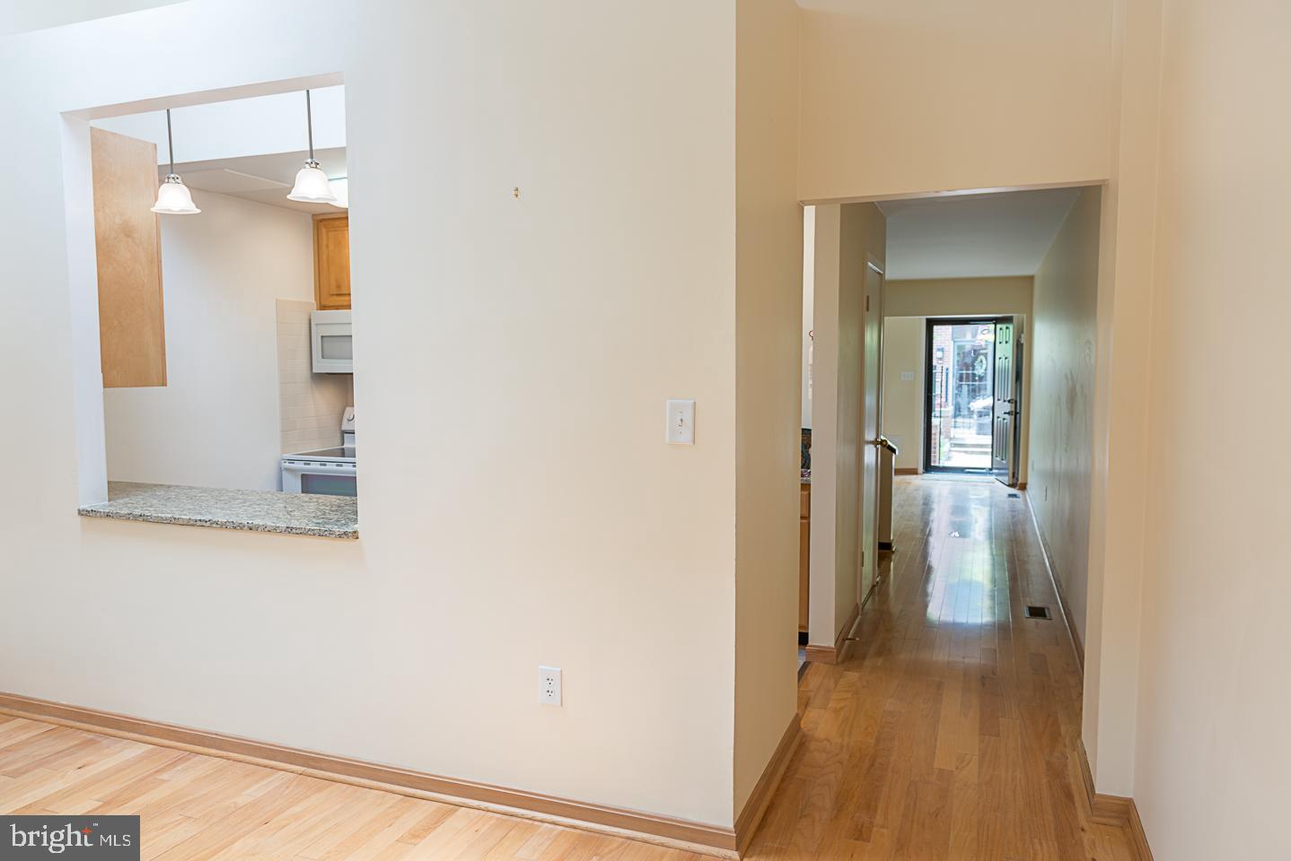 MT. VERNON MEWS - Residential Lease