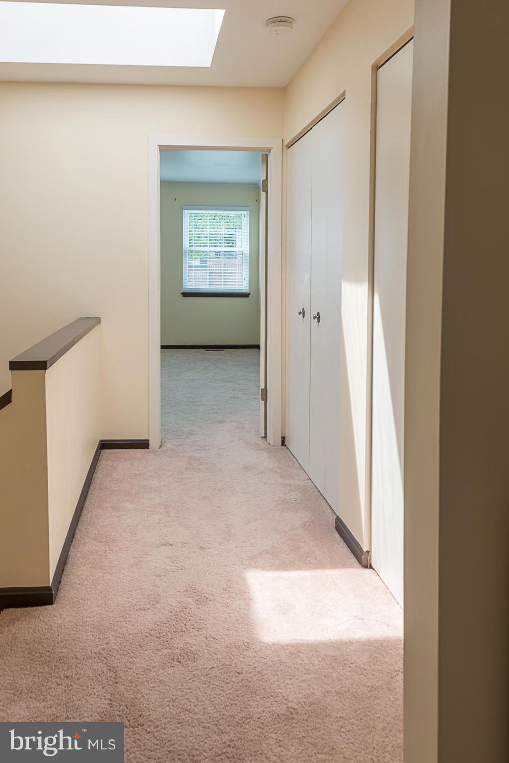 MT. VERNON MEWS - Residential Lease