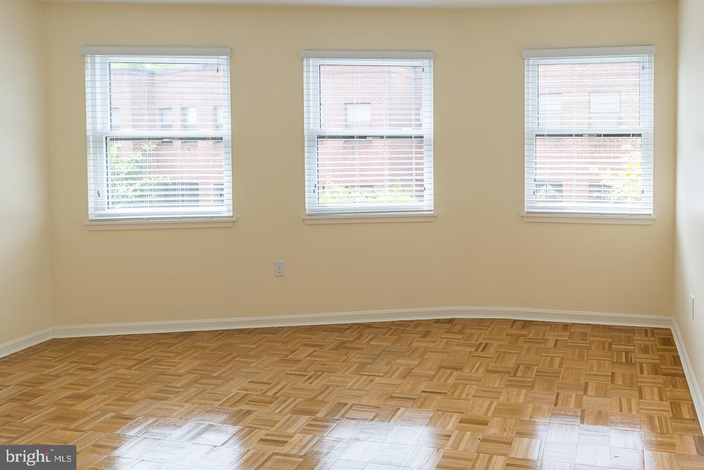 MT. VERNON MEWS - Residential Lease