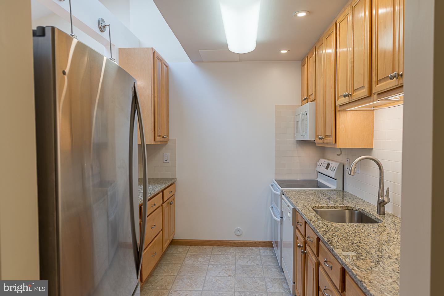 MT. VERNON MEWS - Residential Lease