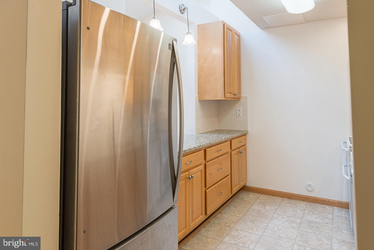 MT. VERNON MEWS - Residential Lease