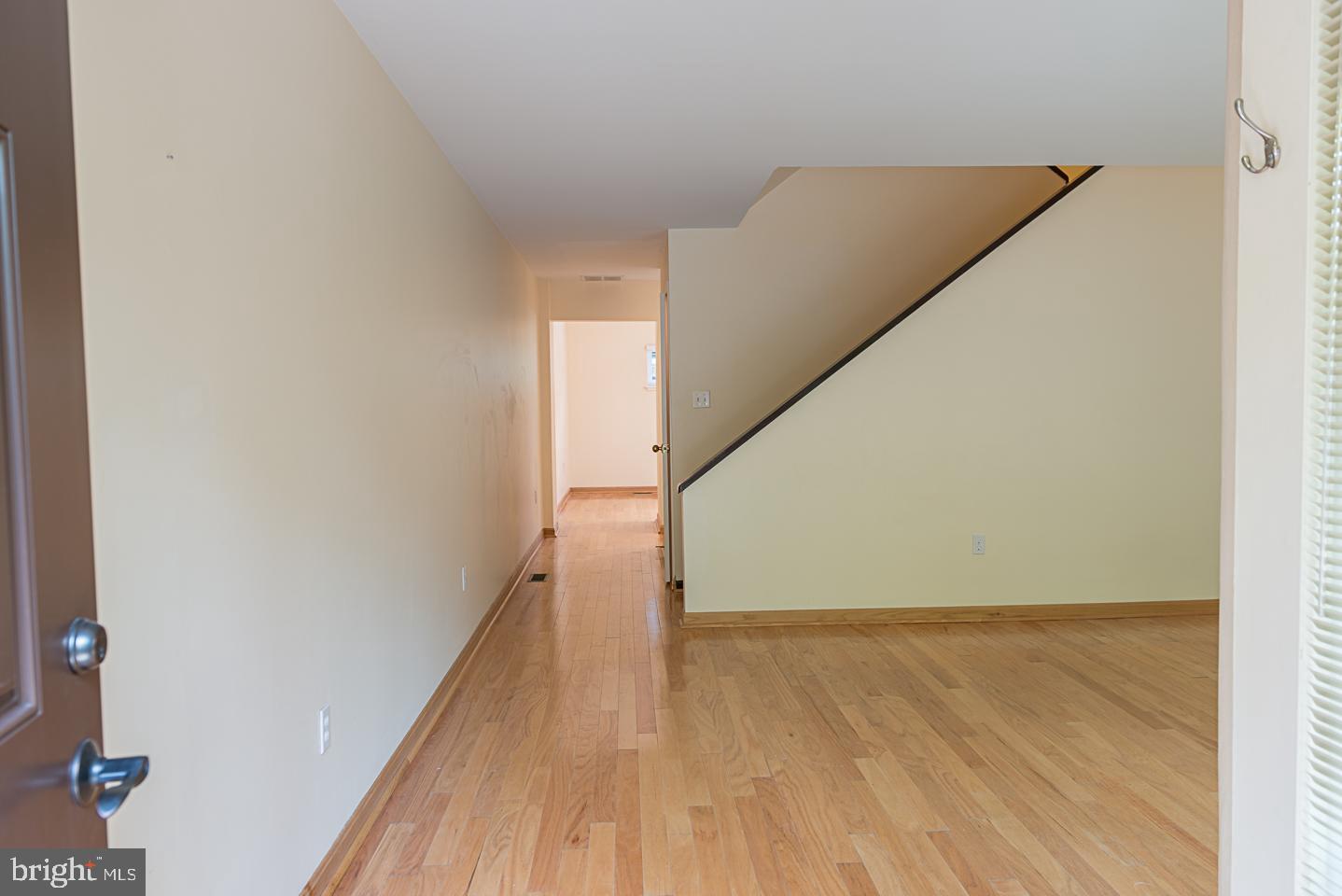 MT. VERNON MEWS - Residential Lease