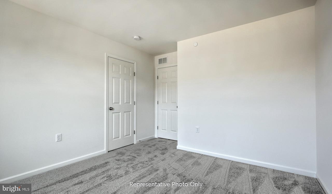 THE TOWNES AT BRIAR CREEK - Residential
