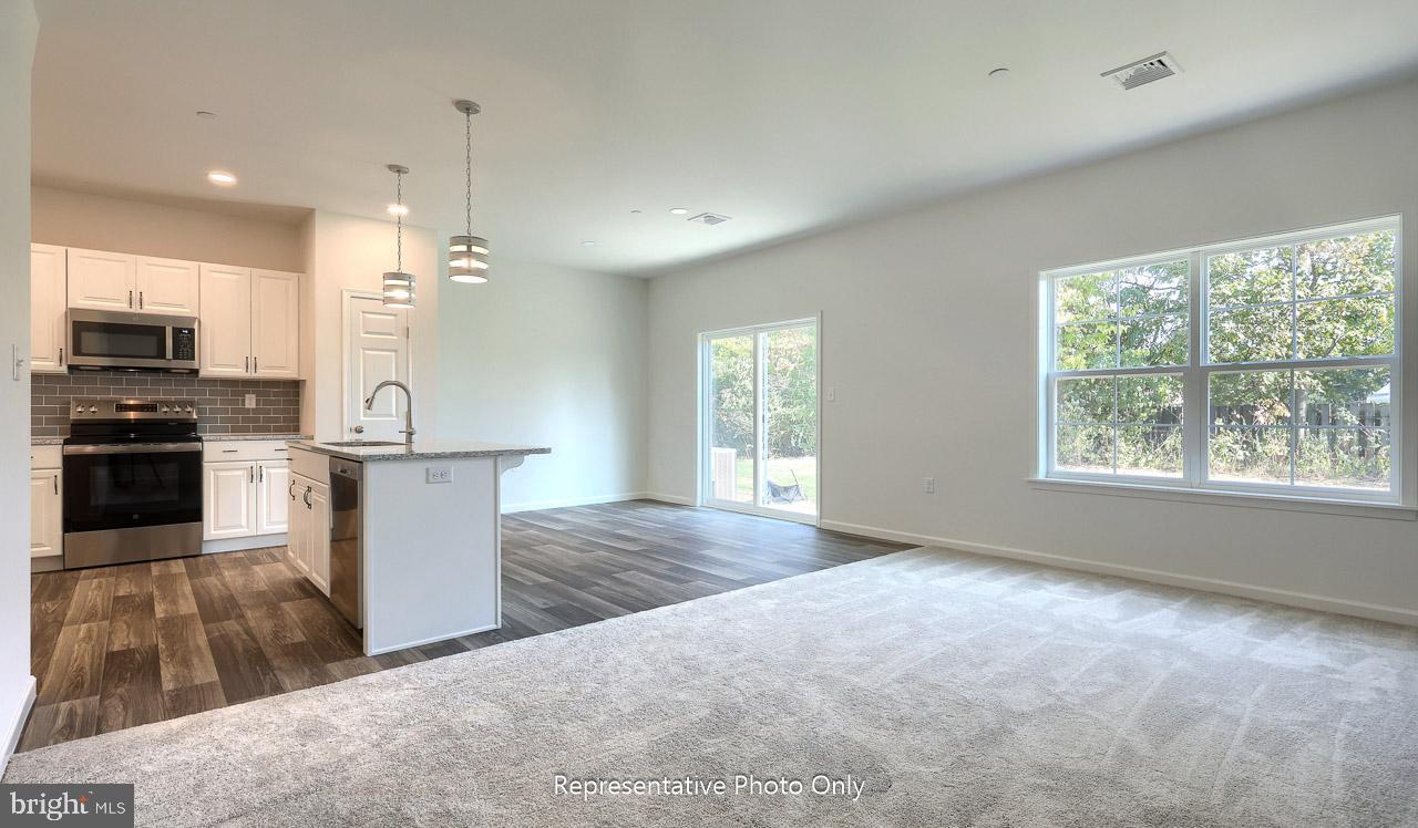 THE TOWNES AT BRIAR CREEK - Residential