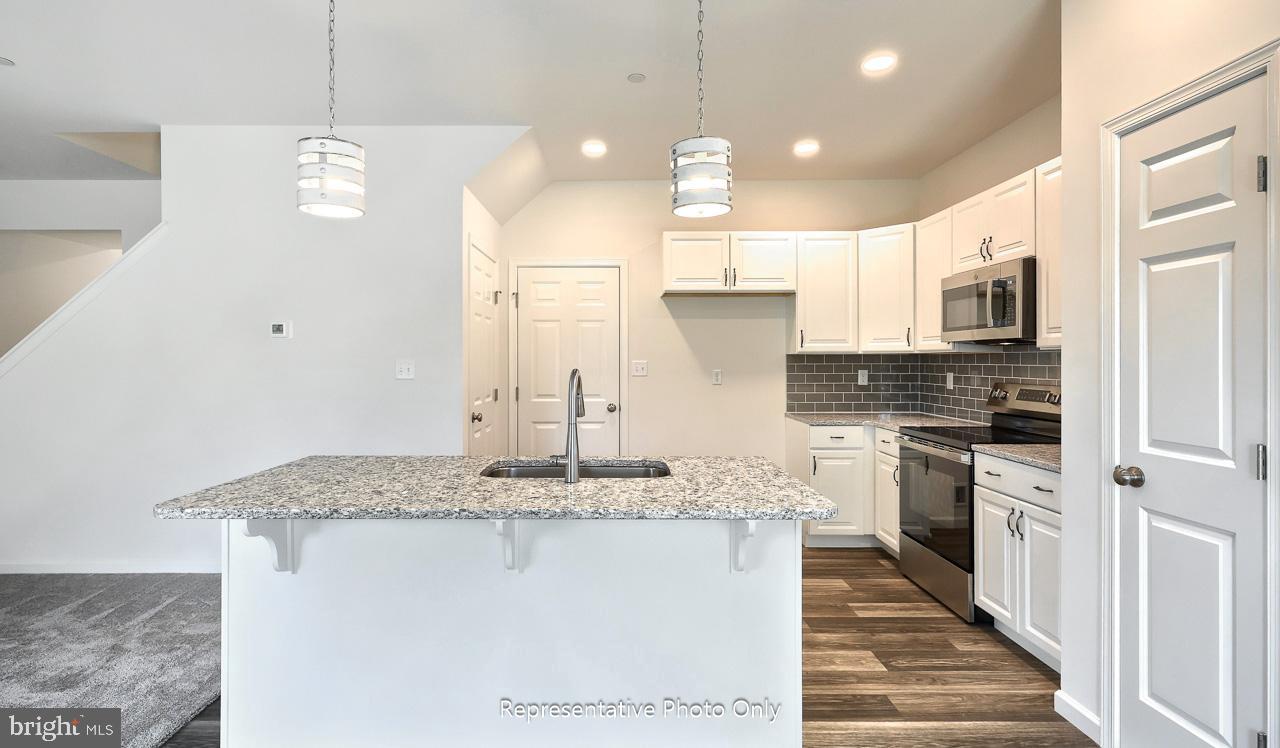 THE TOWNES AT BRIAR CREEK - Residential