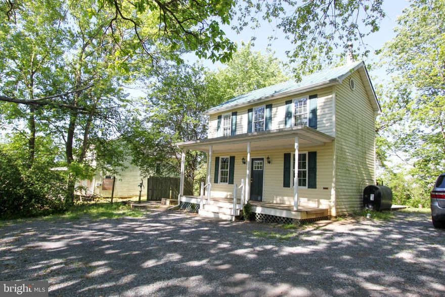 This lovely 2 bedroom, 2 bathroom home has just been recently remodeled. Large yard and deck. Sets back off the road and borders an apple orchard giving a private atmosphere. Hardwood floors throughout. The home is minutes from Duffield's train station, Shepherd College, Rte. 9 and major commuter routes.

Renters insurance is included in the rent price.

NO CATS. Small dogs only..

EHO