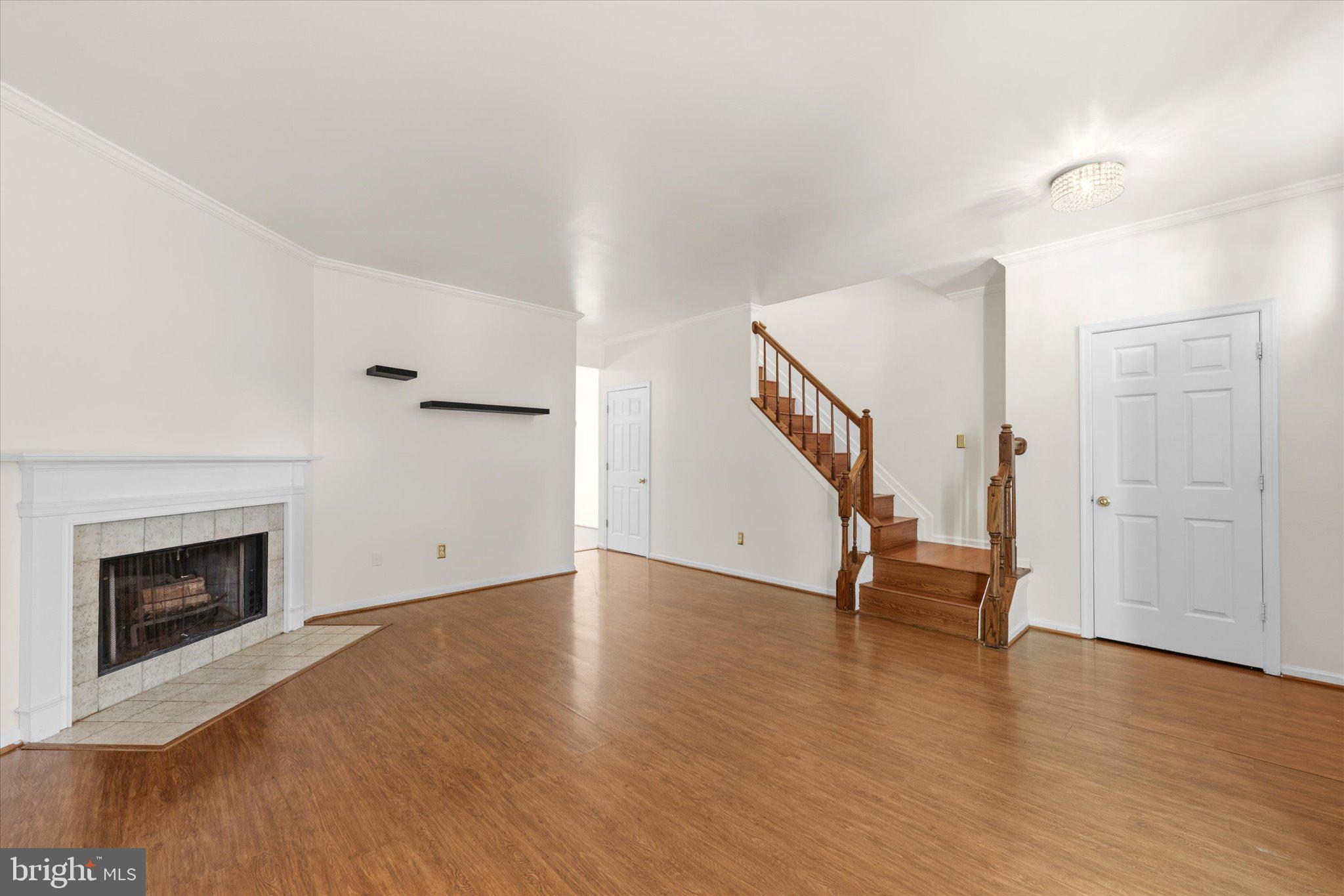 109 CHELSEA COURT NE
