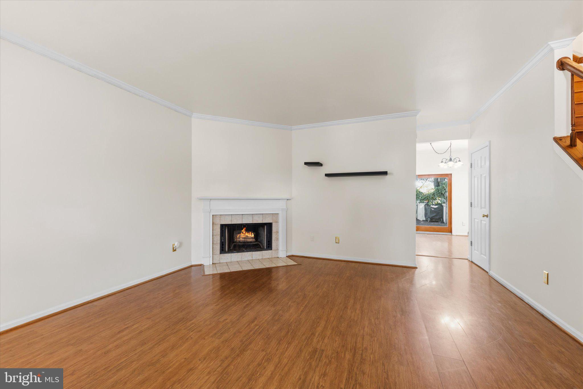 109 CHELSEA COURT NE
