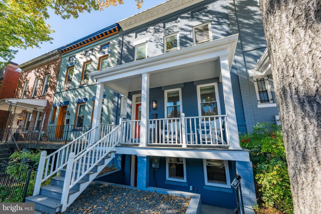 Photo of 2022 N Capitol Street NW, WASHINGTON, DC 20002 (MLS # DCDC2288914)