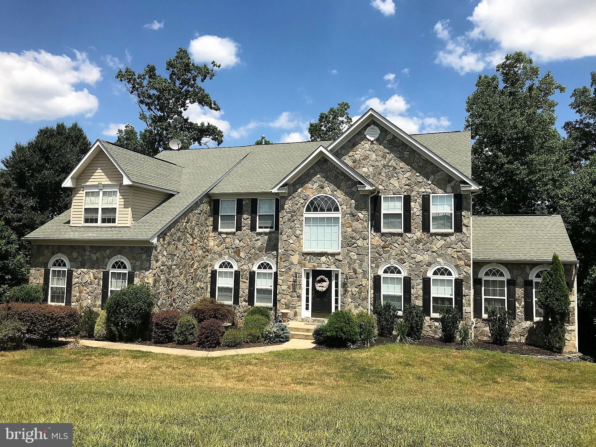 POPLAR HILLS - Residential Lease