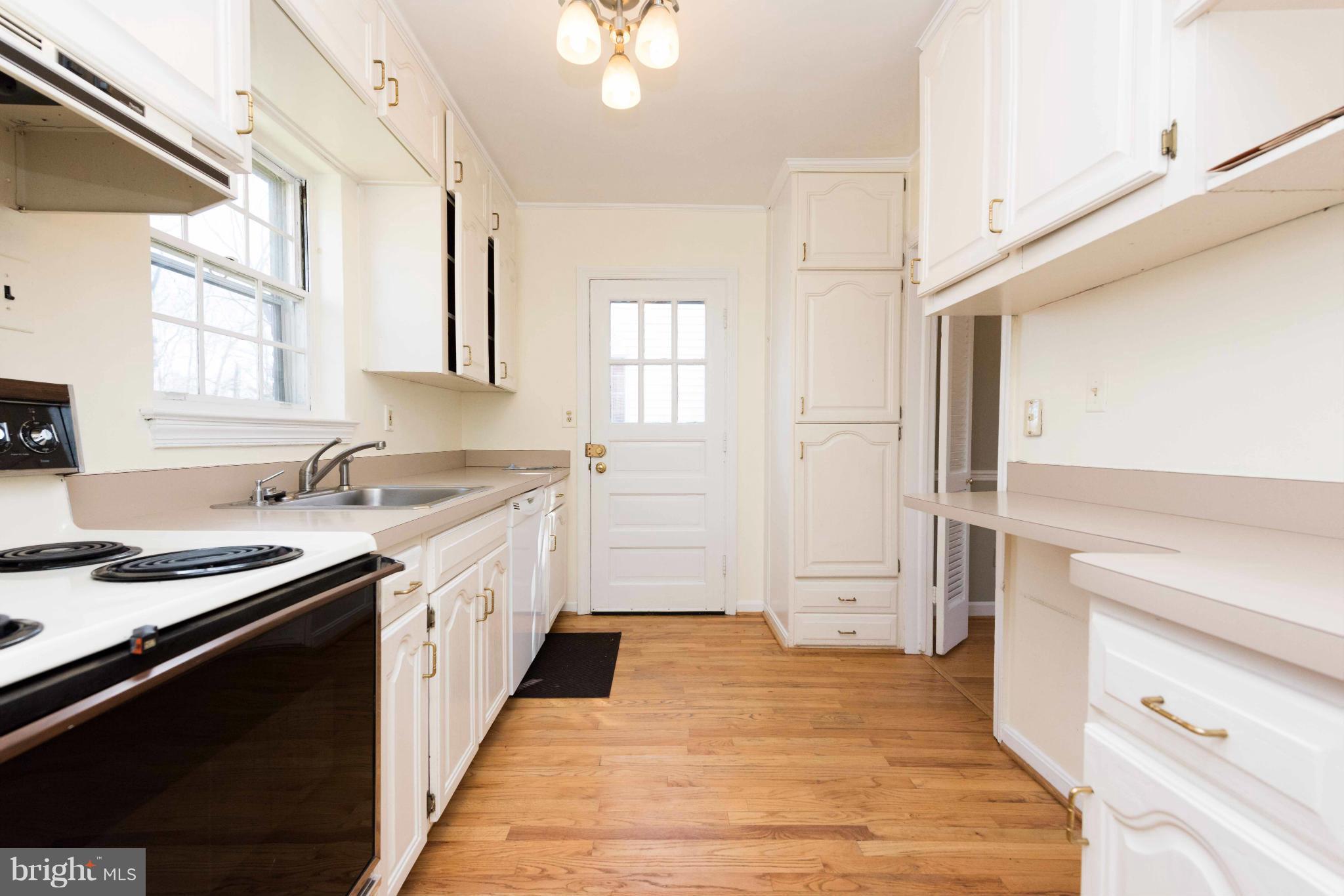 MADISON MANOR - Residential Lease