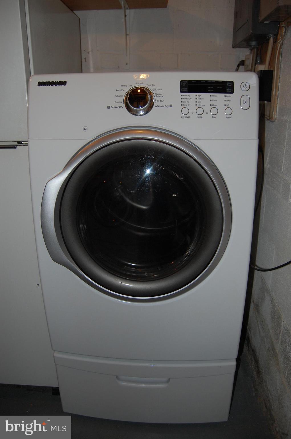 WEST SPRINGFIELD VILLAGE - Residential Lease