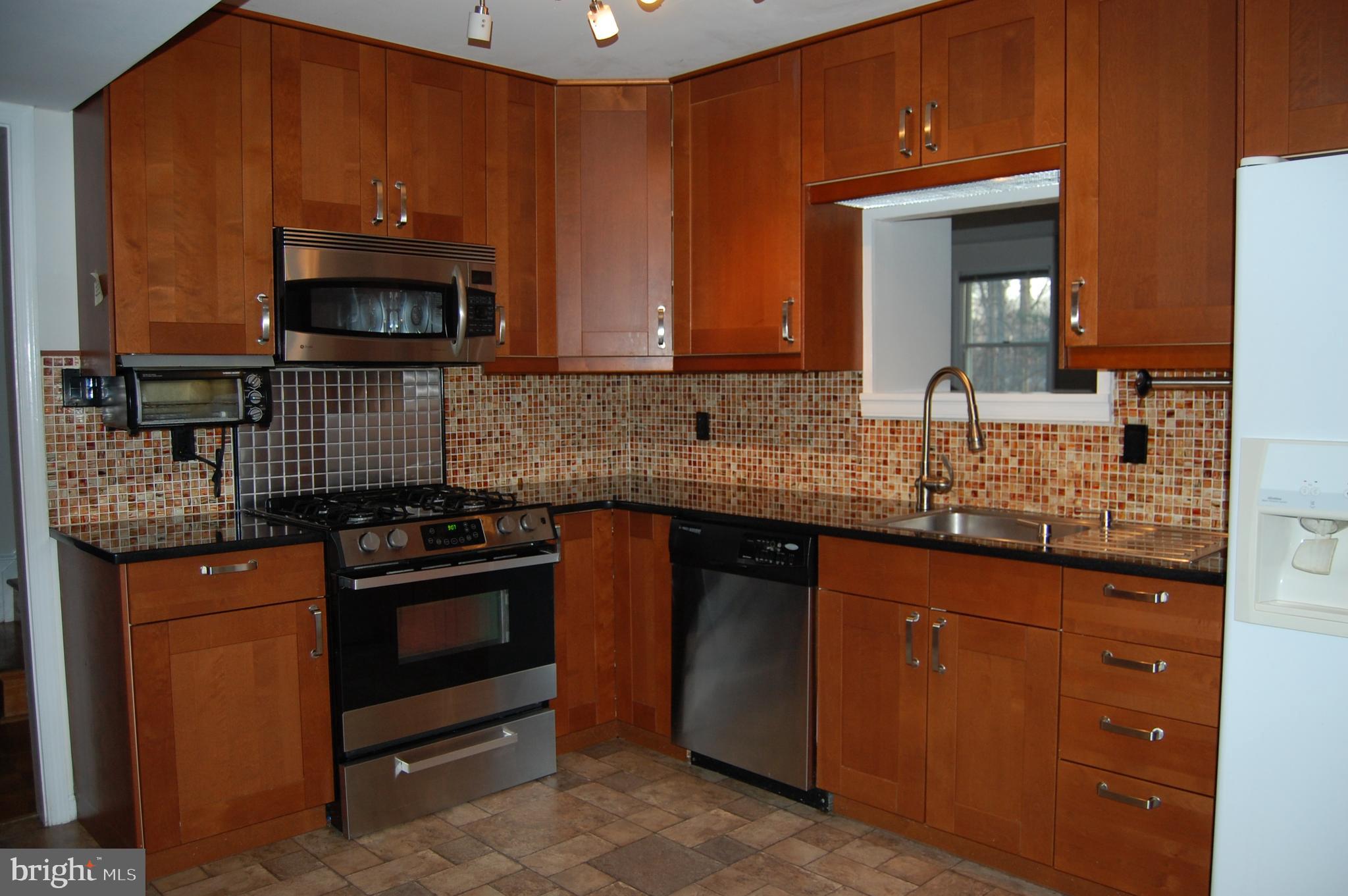 WEST SPRINGFIELD VILLAGE - Residential Lease