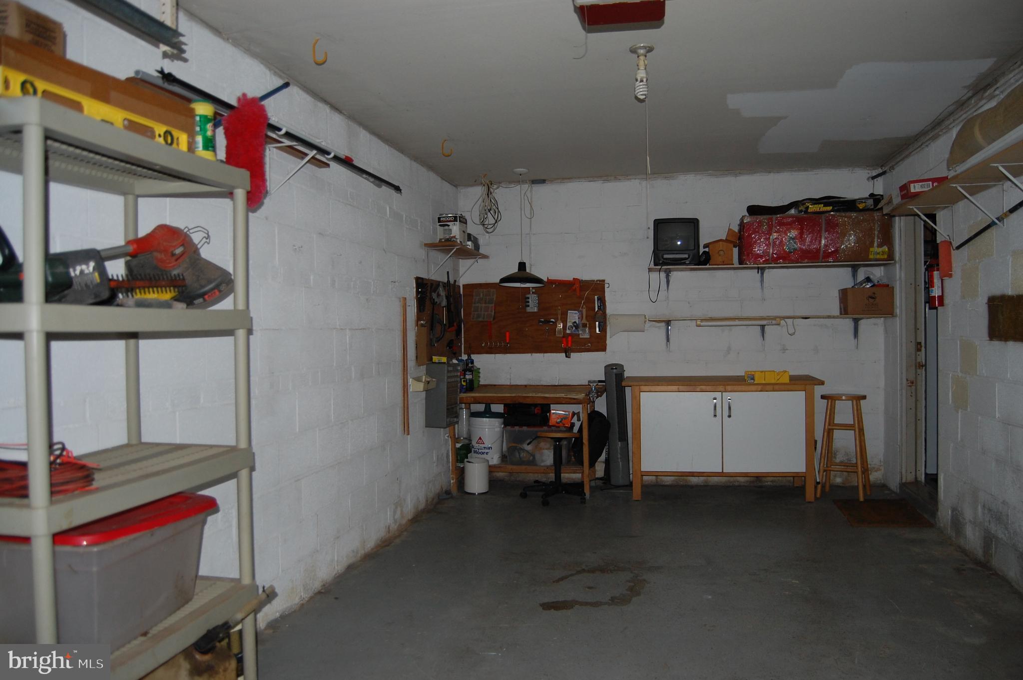 WEST SPRINGFIELD VILLAGE - Residential Lease