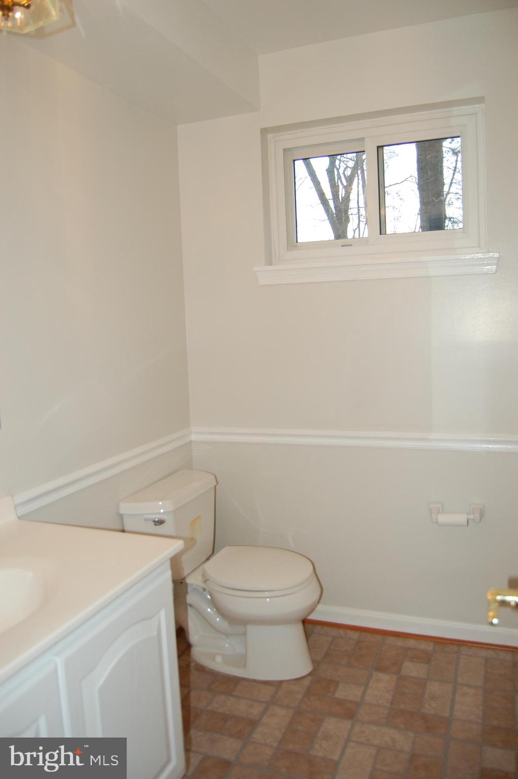 WEST SPRINGFIELD VILLAGE - Residential Lease