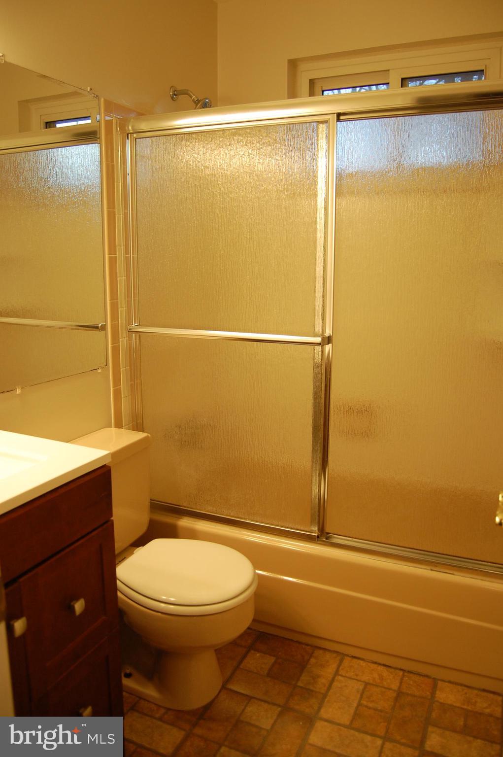 WEST SPRINGFIELD VILLAGE - Residential Lease