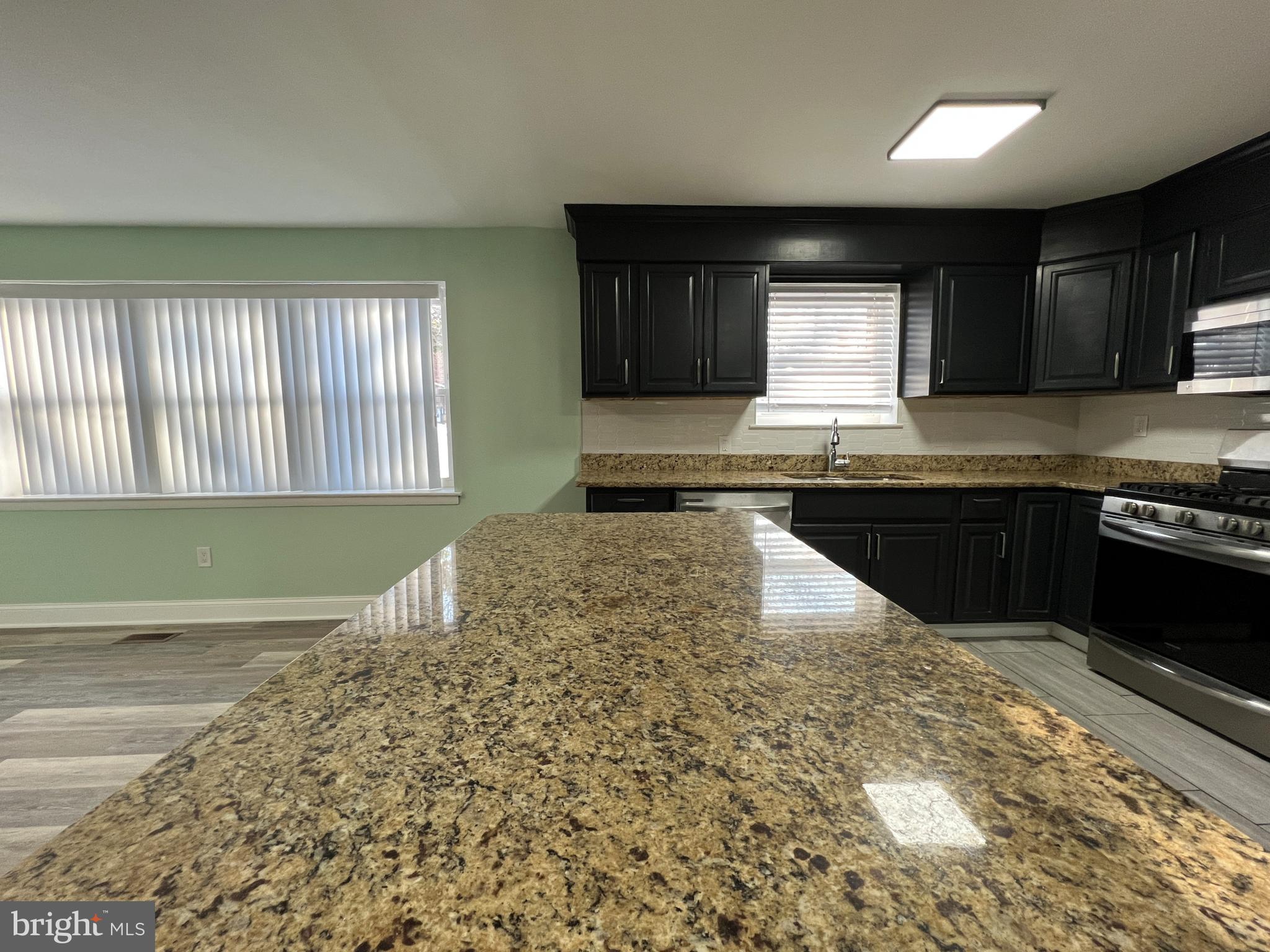 3651 GLENGYLE AVENUE 2F