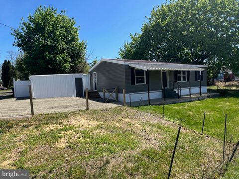 12 BALLFIELD LANE FLEETWOOD PA 19522