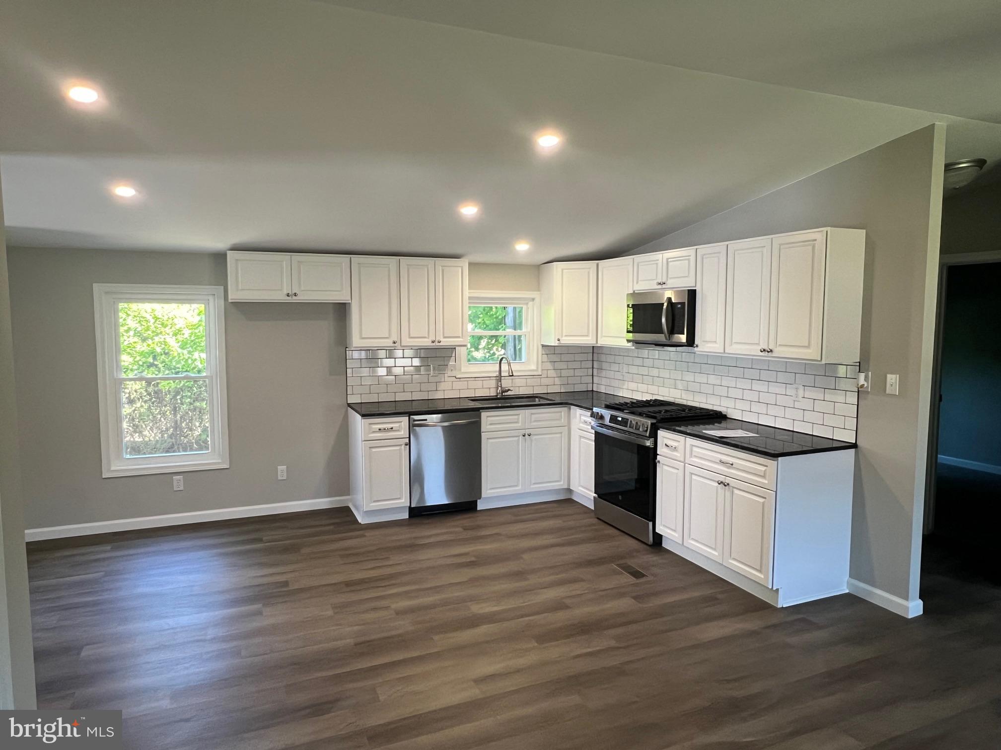 12 BALLFIELD LANE