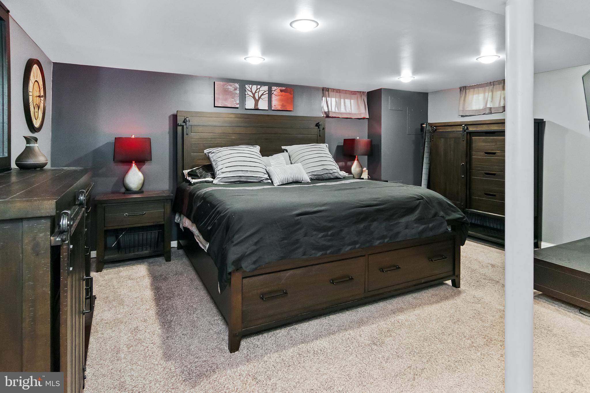 OAKLAND TERRACE - Residential