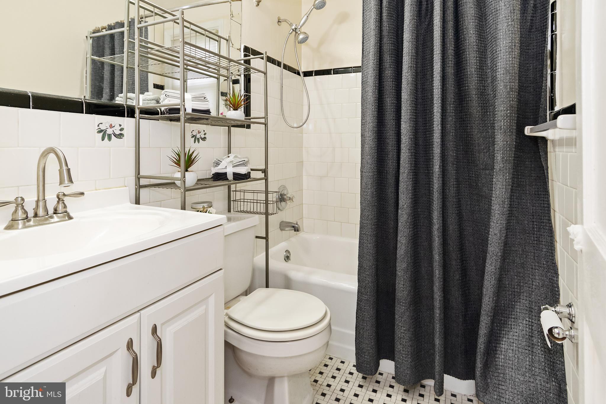 OAKLAND TERRACE - Residential