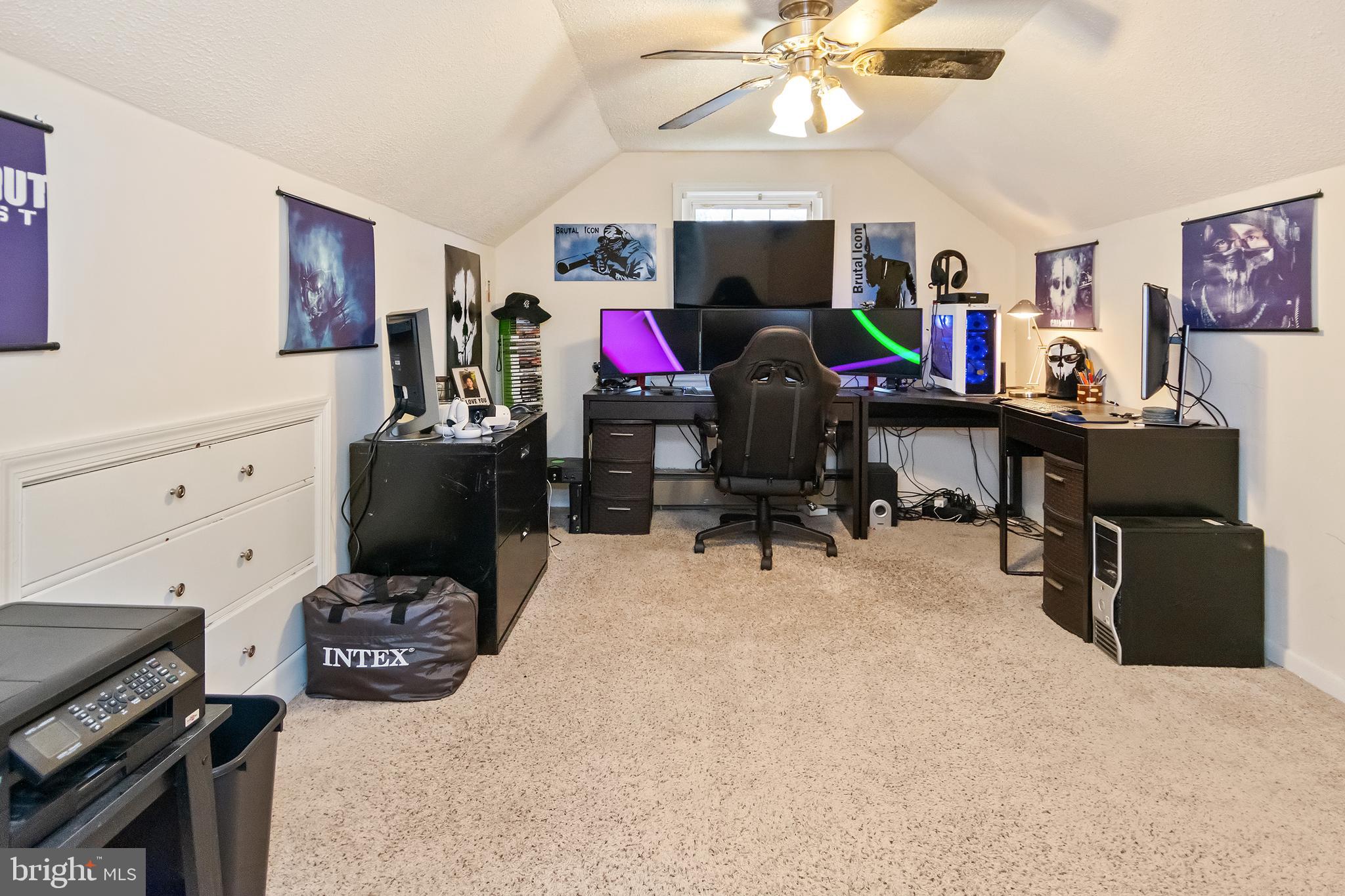 OAKLAND TERRACE - Residential