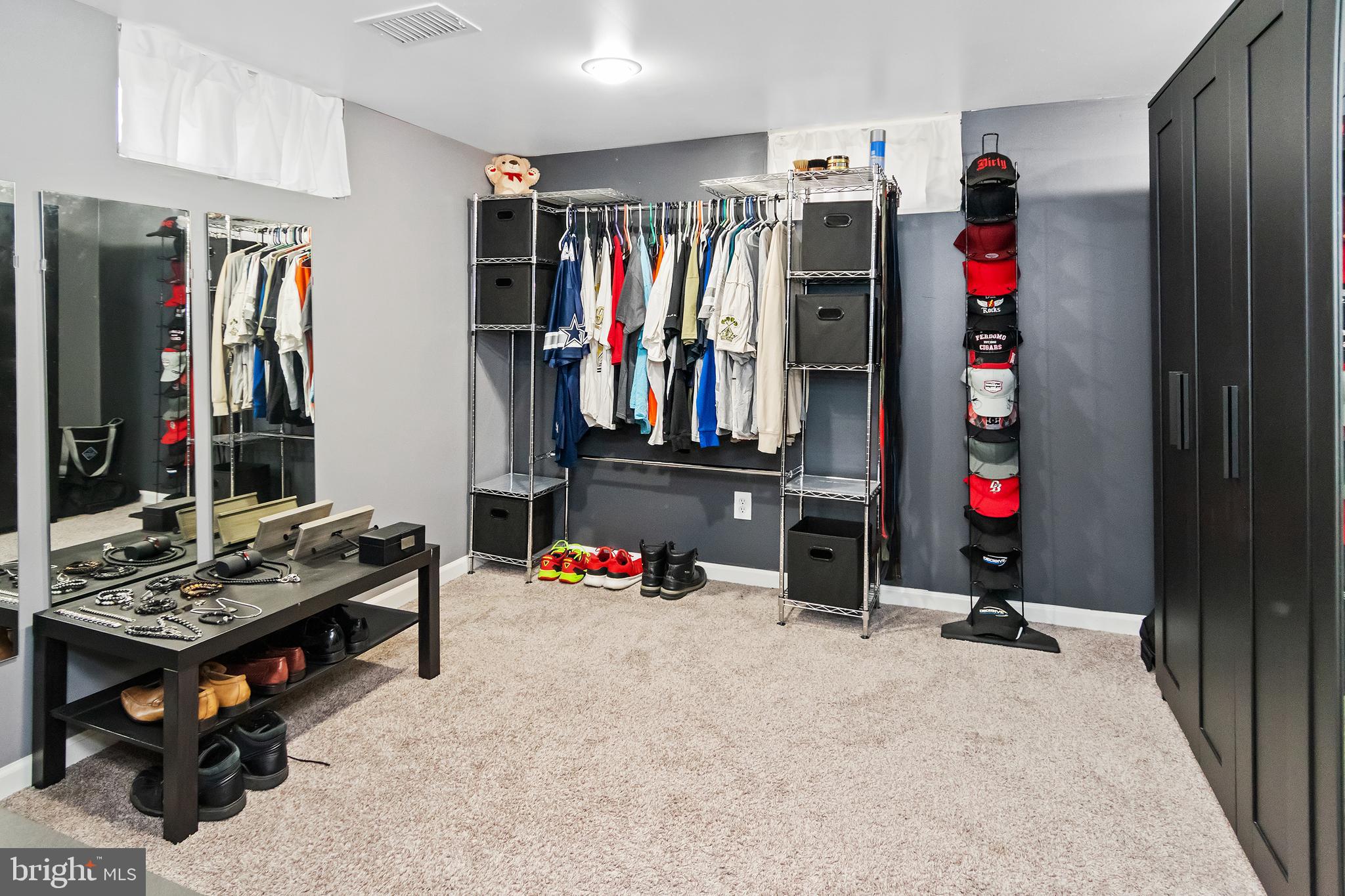 OAKLAND TERRACE - Residential