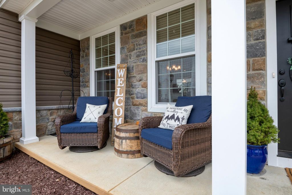 Photo of 1007 GREENVIEW DR, LANCASTER, PA 17601 (MLS # PALA2032324)