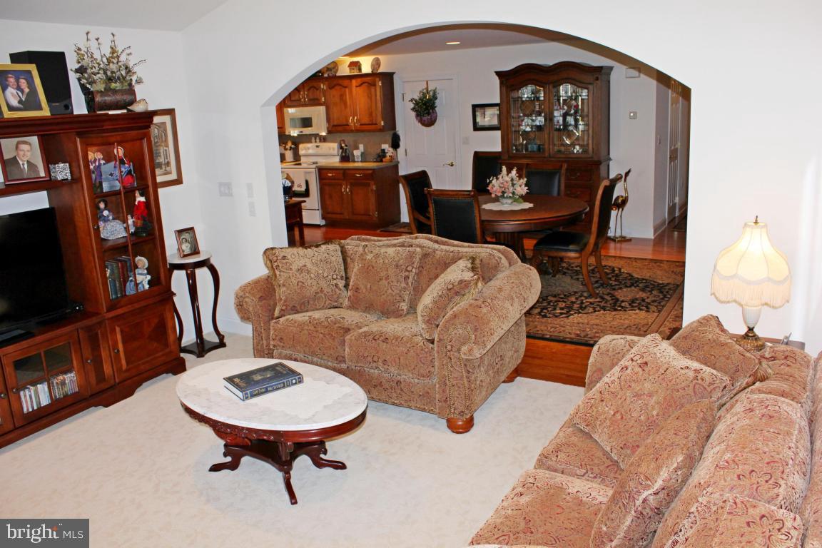 SUMMIT POINTE AT ELM TREE - Residential