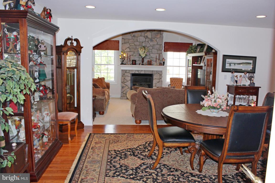 SUMMIT POINTE AT ELM TREE - Residential