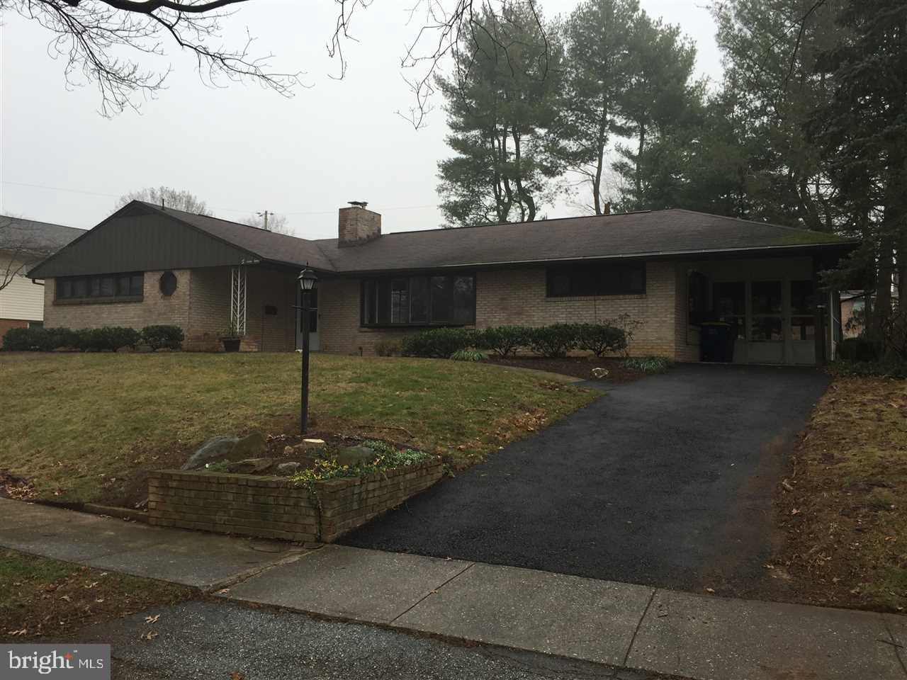 Cedar Cliff Manor, Close to schools, 3 Bedrm Brick Ranch, 2 Full baths, Liv rm W/ wood burning FP, Fam Rm W/built-in book shelves, covered screened in patio off Fam Rm, LL rec rm W/Wet Bar, Private rear yard, all appliances remain.