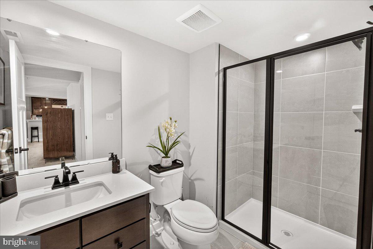 LAKE LINGANORE - Residential