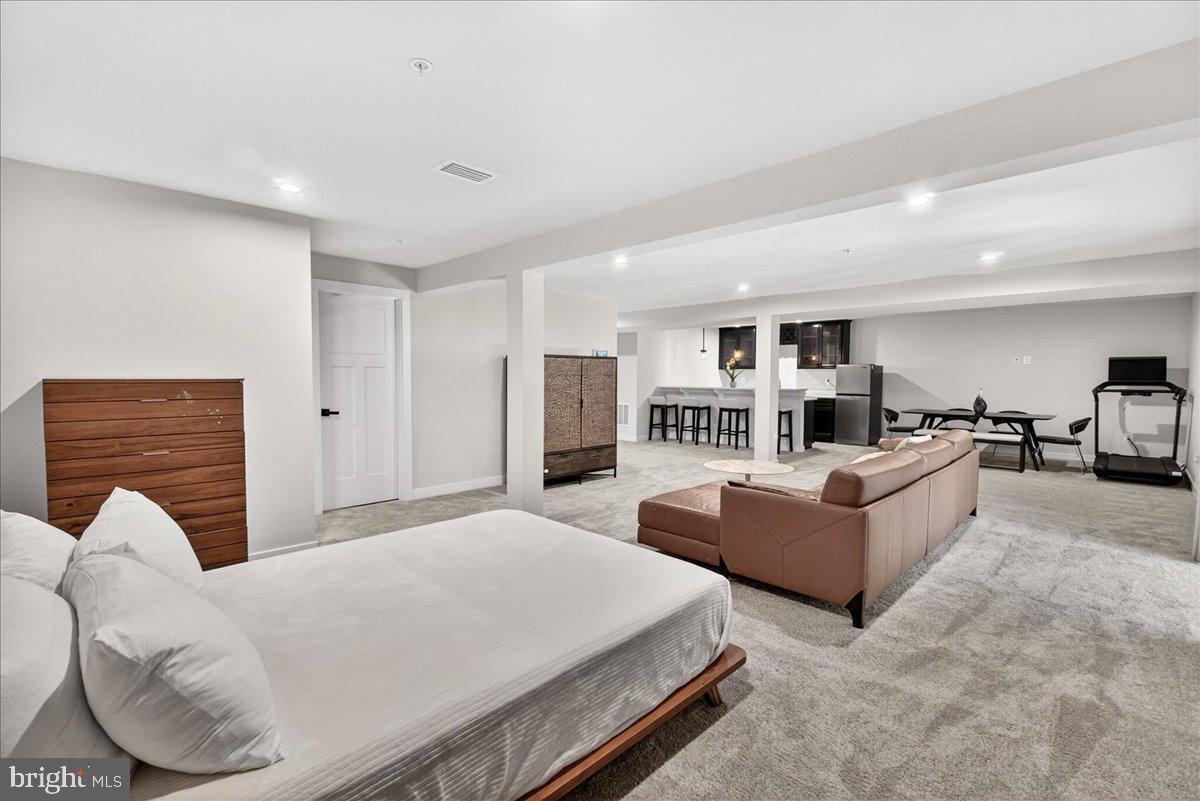 LAKE LINGANORE - Residential
