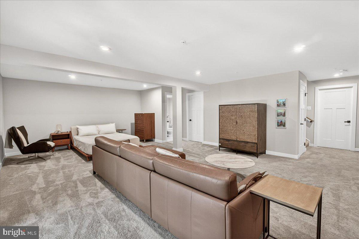 LAKE LINGANORE - Residential