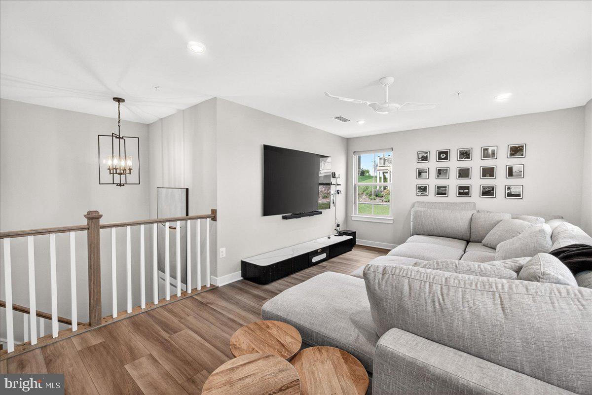 LAKE LINGANORE - Residential