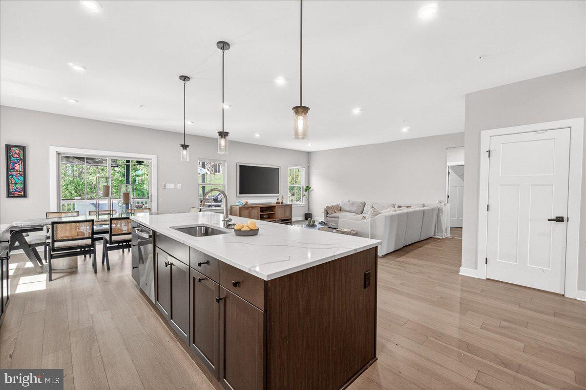 LAKE LINGANORE - Residential