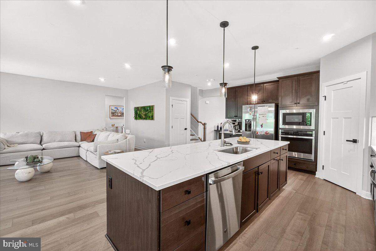 LAKE LINGANORE - Residential